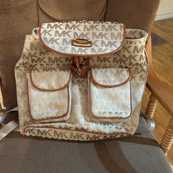 Michael Kors Large Backpack - Picture 3 of 8